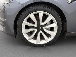 Tesla Model 3 bild 11