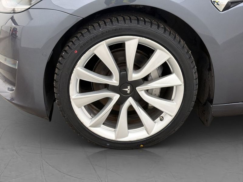 Tesla Model 3 bild 11
