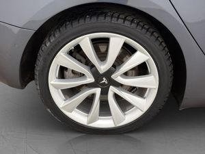 Tesla Model 3 bild 13
