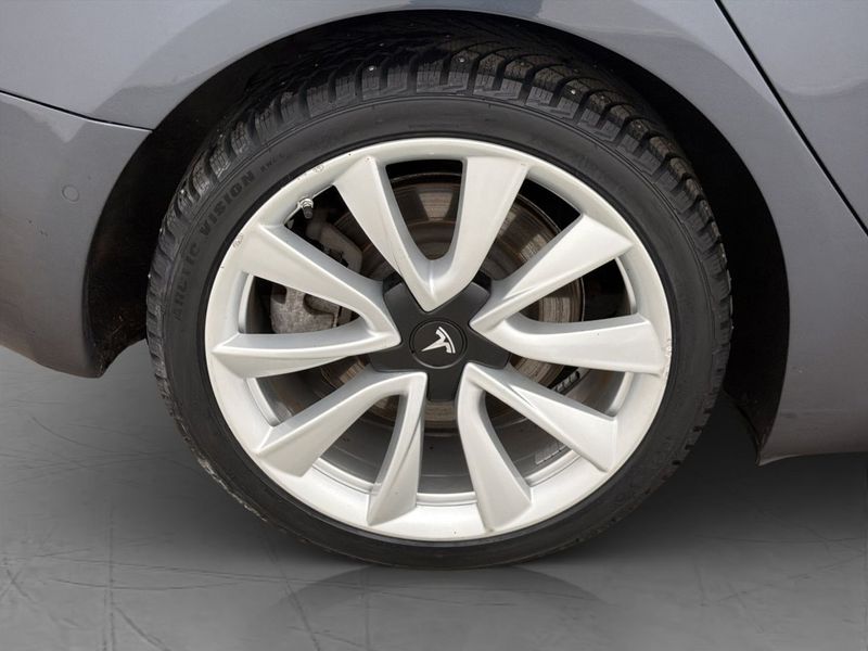 Tesla Model 3 bild 13