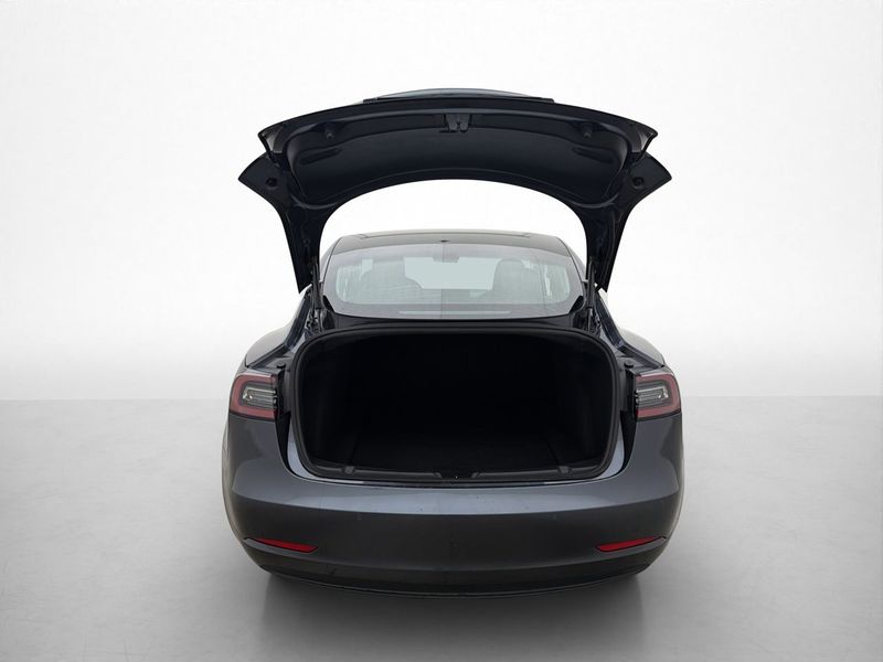 Tesla Model 3 bild 17