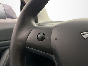 Tesla Model 3 bild 25