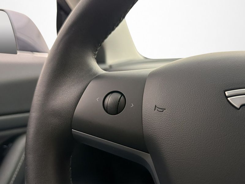 Tesla Model 3 bild 25