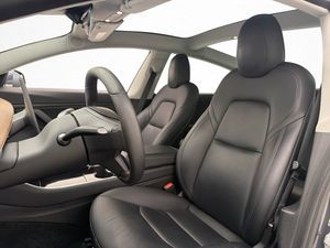 Tesla Model 3 bild 23