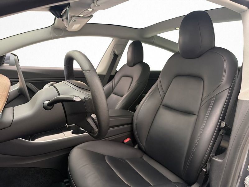 Tesla Model 3 bild 23