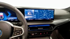BMW i4 bild 12