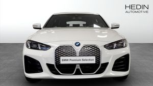 BMW i4 bild 8
