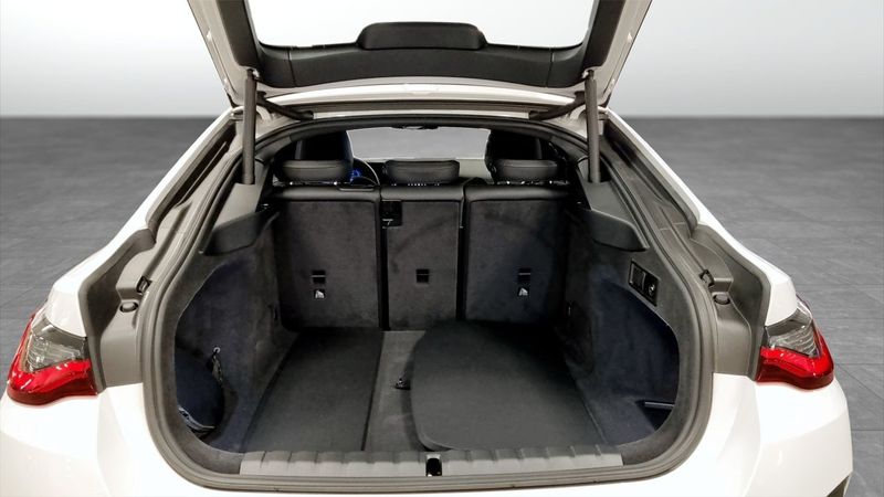 BMW i4 bild 10