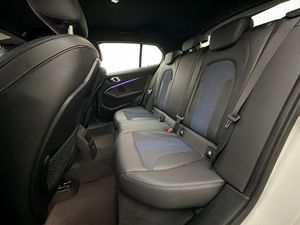 BMW 118 bild 14