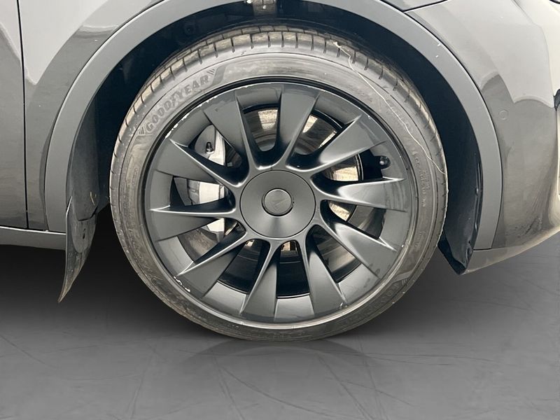 Tesla Model Y bild 31