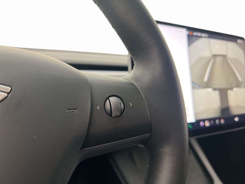 Tesla Model Y bild 28
