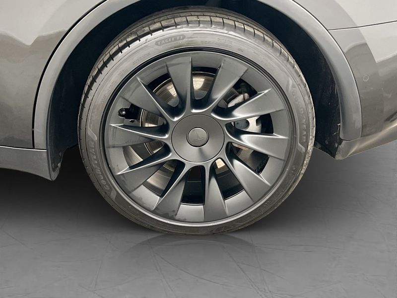Tesla Model Y bild 33