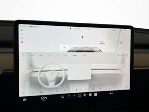 Tesla Model Y bild 19