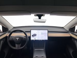 Tesla Model Y bild 14