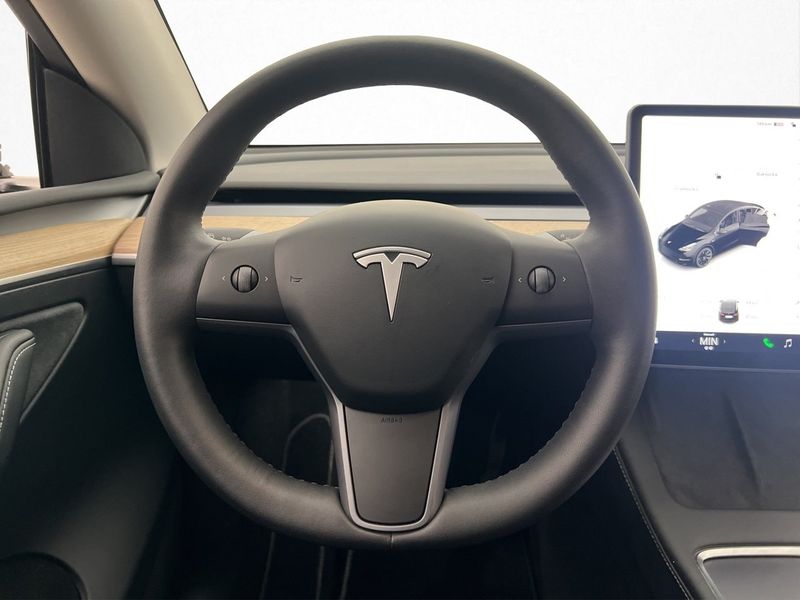 Tesla Model Y bild 27