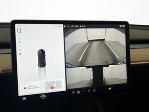 Tesla Model Y bild 18