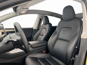 Tesla Model Y bild 15