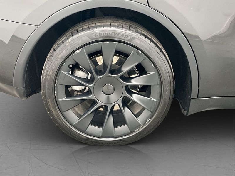Tesla Model Y bild 32