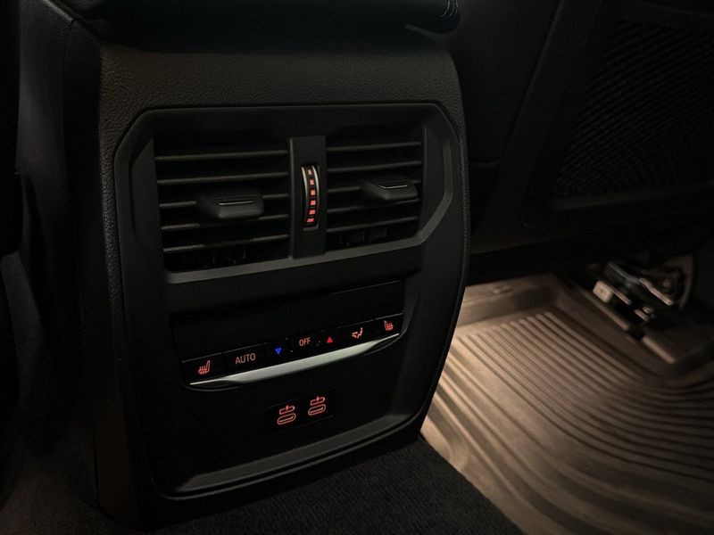 BMW i4 bild 36