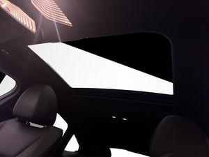 BMW i4 bild 17