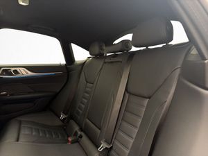 BMW i4 bild 16