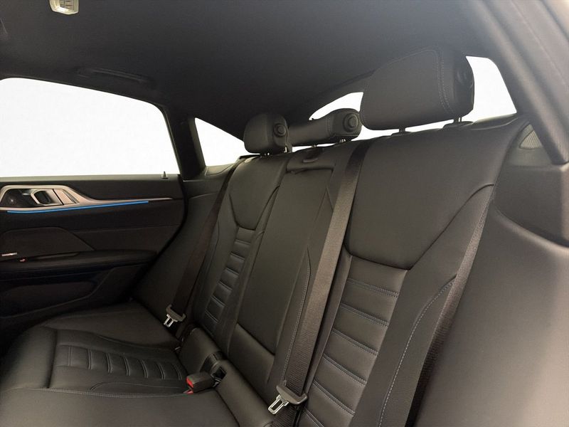BMW i4 bild 16