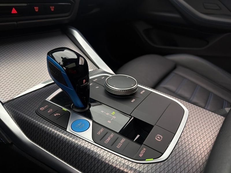 BMW i4 bild 35