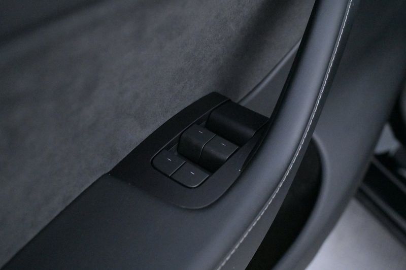 Tesla Model Y bild 10