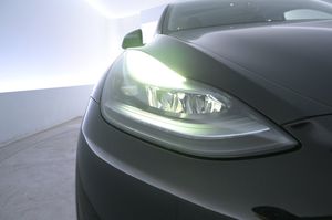 Tesla Model Y bild 26