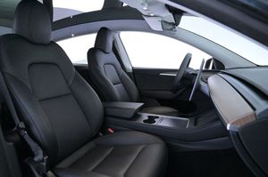 Tesla Model Y bild 12