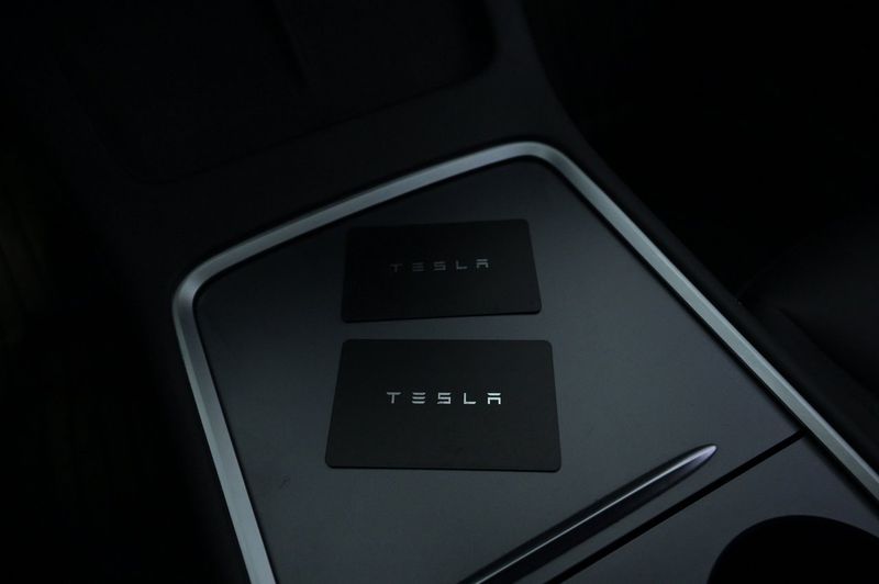 Tesla Model Y bild 24