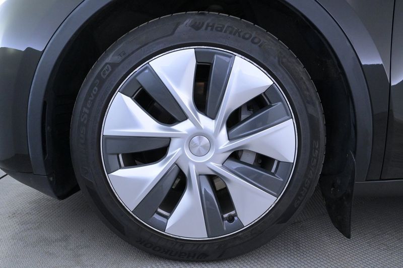 Tesla Model Y bild 27