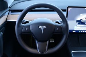 Tesla Model Y bild 7