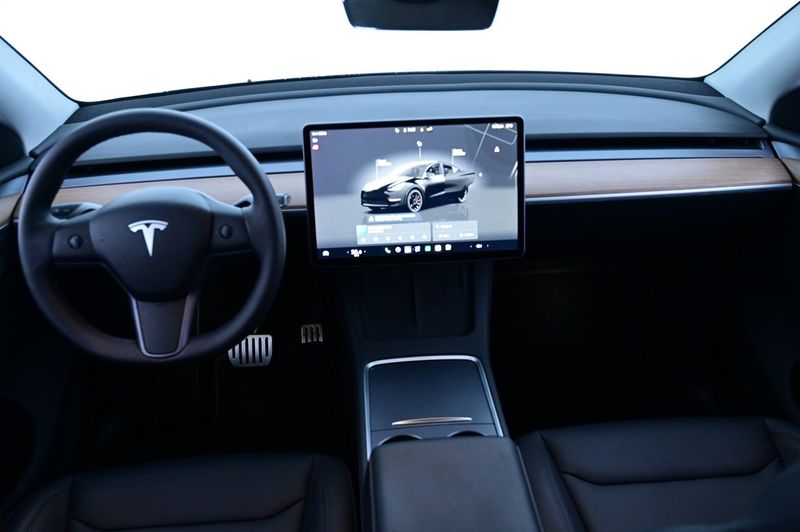 Tesla Model Y bild 6