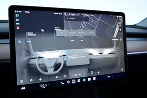 Tesla Model Y bild 17