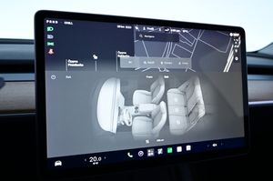 Tesla Model Y bild 18