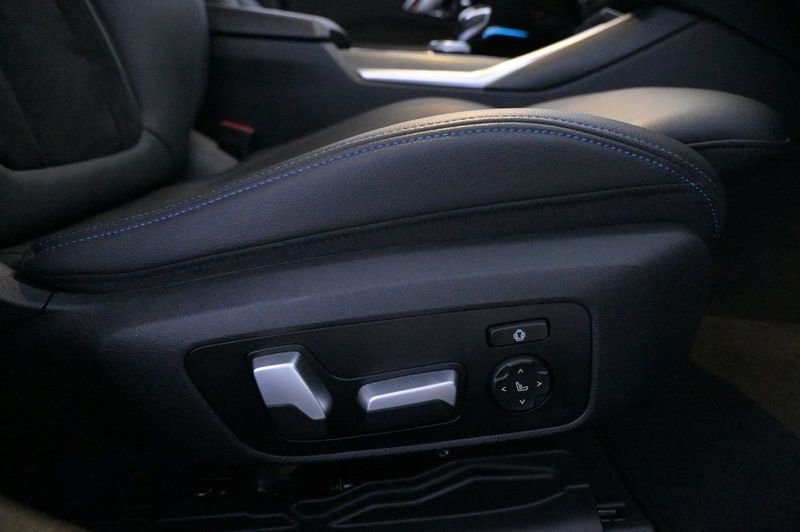 BMW 330 bild 16