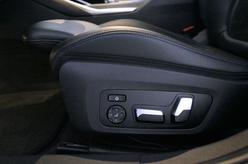 BMW 330 bild 14