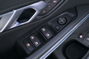 BMW 330 bild 12