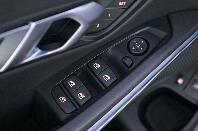BMW 330 bild 12