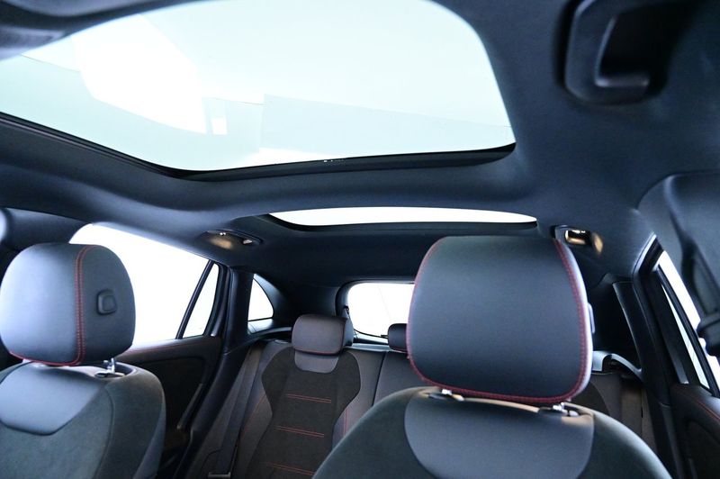 Mercedes GLA250 bild 24