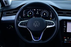 Volkswagen Passat bild 7