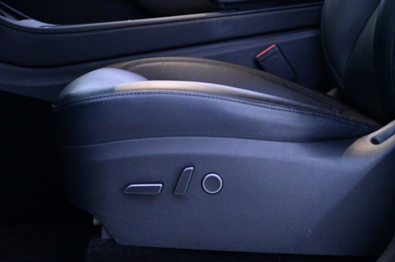Tesla Model Y bild 11