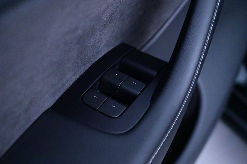 Tesla Model Y bild 10
