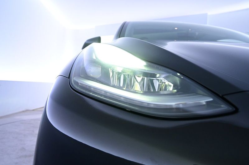 Tesla Model Y bild 26