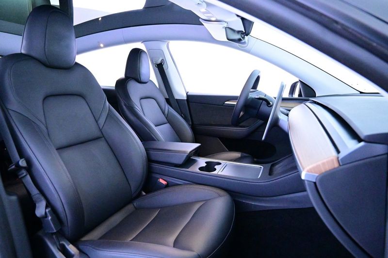 Tesla Model Y bild 12