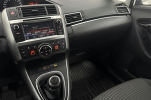 Toyota Verso bild 15