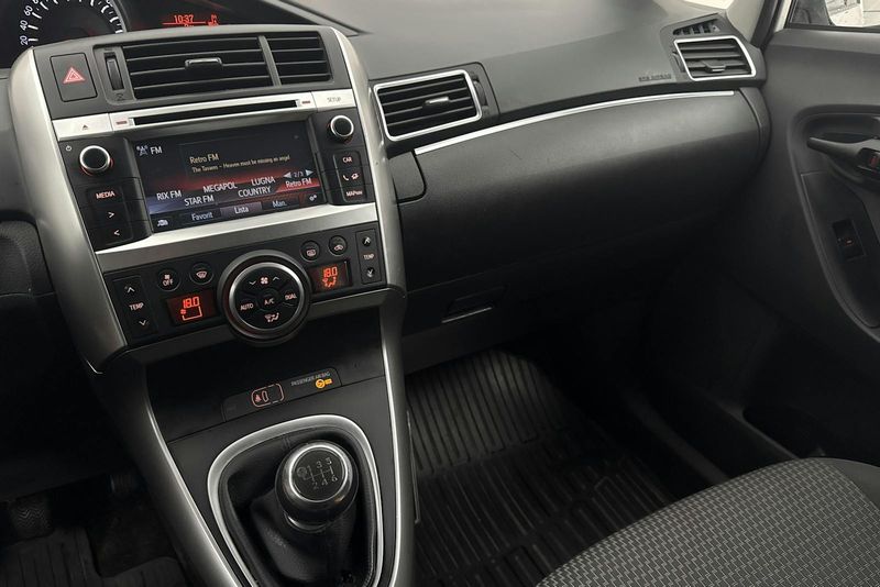 Toyota Verso bild 15