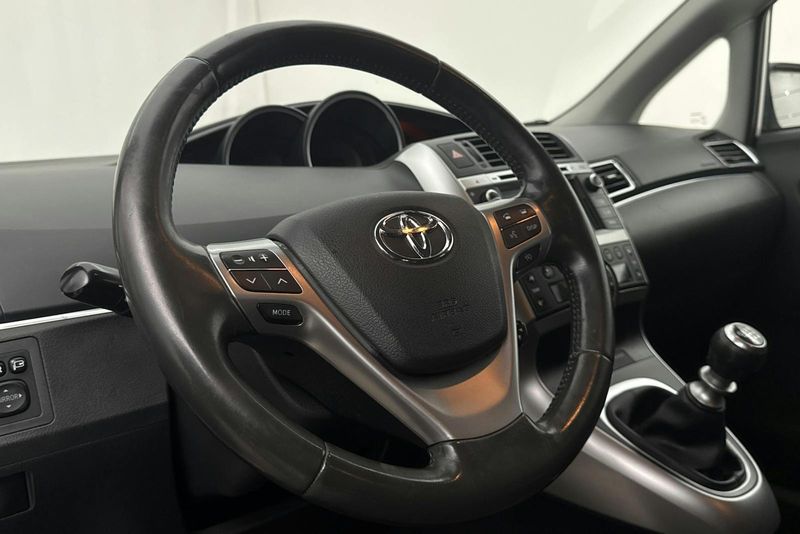Toyota Verso bild 17