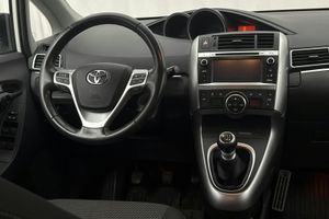 Toyota Verso bild 16